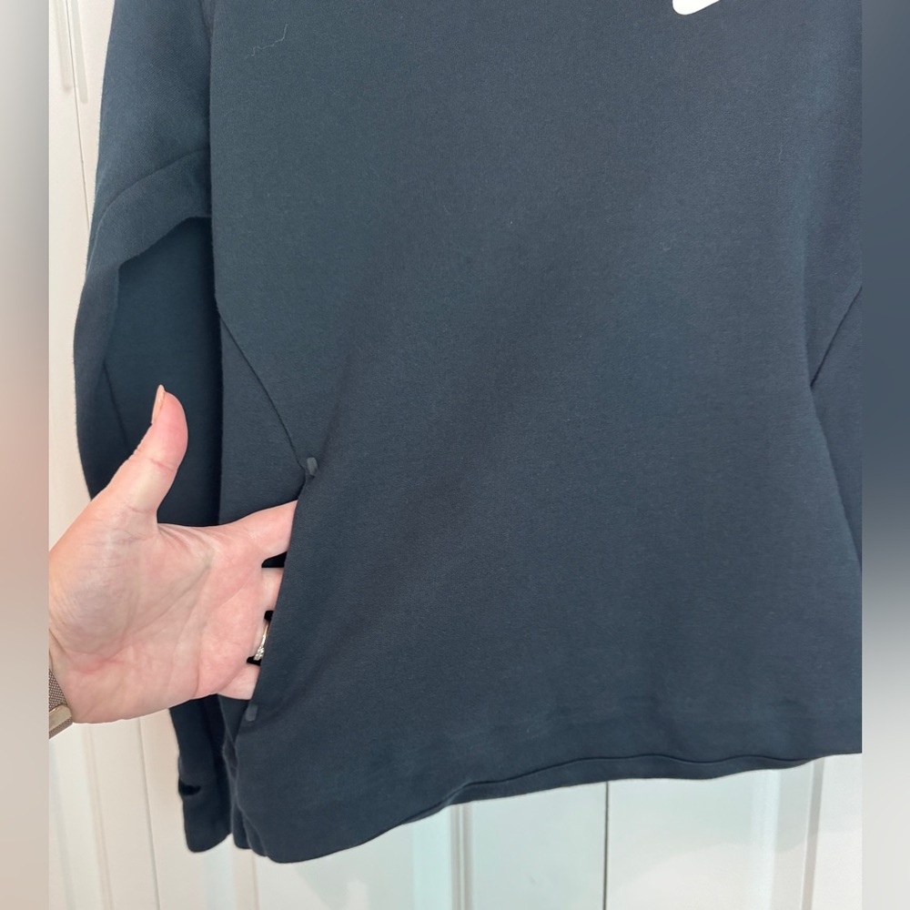 Nike Sportwear Tech Fleece Black Hoodie Pullover Sweatshirt Kids XL - Picture 2 of 7